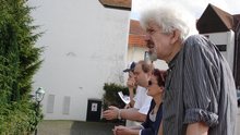 1kritische Blicke